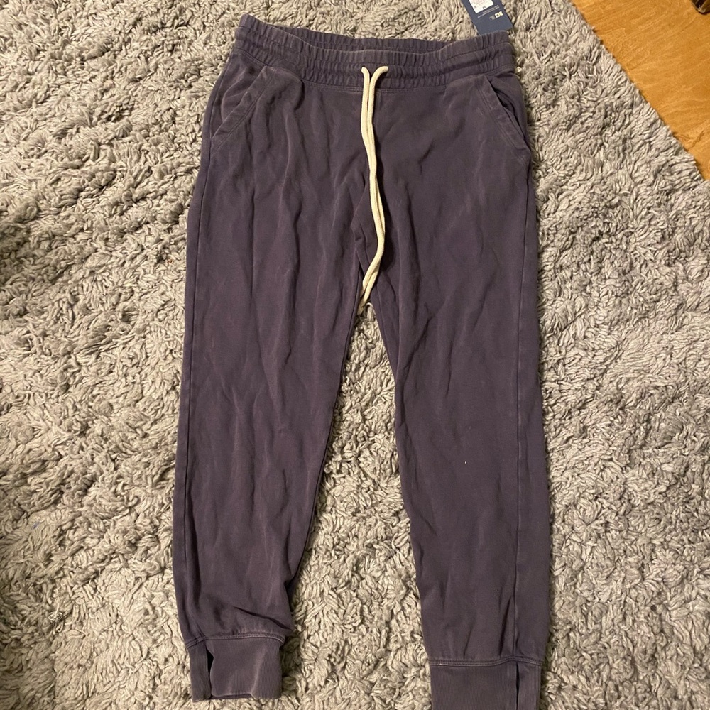 Gray joggers/ sweat pants